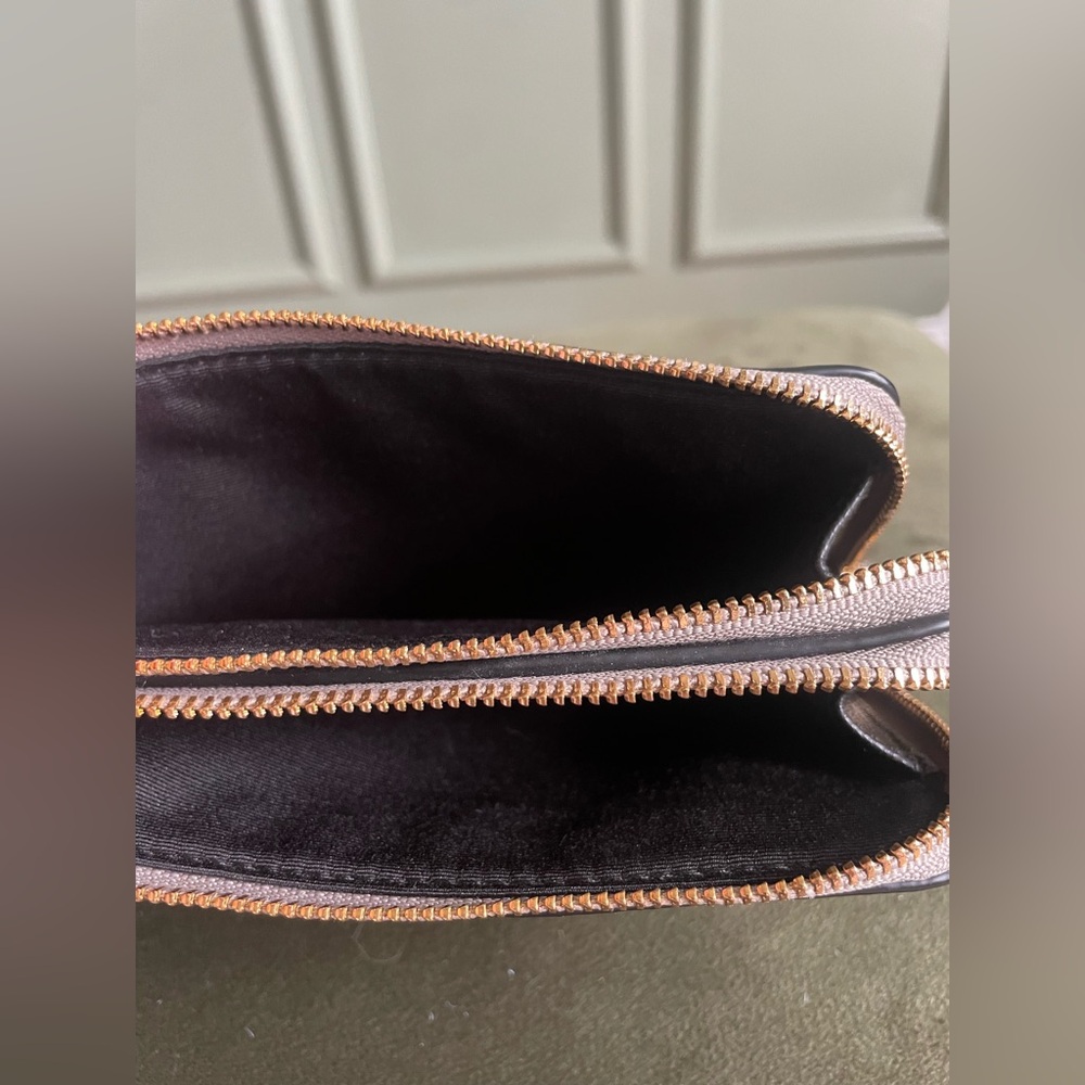 Coach Pebbled Leather Double Zip Wristlet Taupe Gold Hardware Wallet Everyday - Picture 2 of 3
